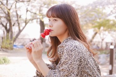 ㅤㅤㅤ
ㅤㅤㅤ
いっちごっ飴〜大好き！
（愛美がカメラで撮ってくれた）
ㅤㅤㅤ
ㅤㅤㅤ
#福岡城#いちご飴
#去年の写真です ...