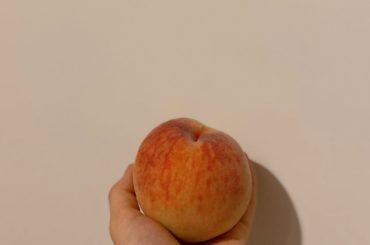 ﻿
﻿
桃。﻿
﻿
いまから食べる！﻿
﻿
どう撮ったらいいかわからなかった。﻿
﻿
9枚の中から選ばれた写真です。。﻿
﻿
﻿
﻿
#juicejuice #...