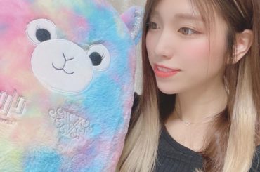 頭からいかがわしいモノが生えてるおもろい物体...