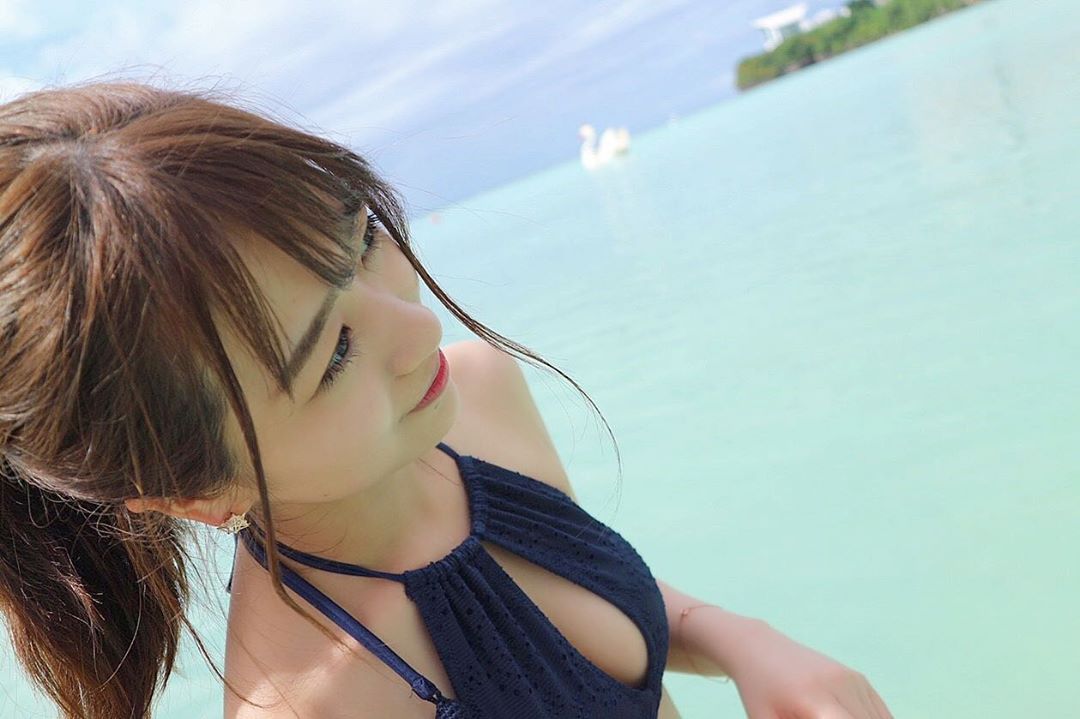 篠崎彩奈 載せる写真がないな と思うと 水着の写真を漁りがち 数年前プライベートで友達とグアムに行った時の写真です 今年は水着着る機会はないかな Moe Zine