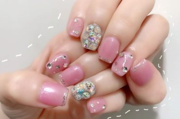 .
3.4ヶ月ぶりにネイルしてきましたぁ★*
爪がちゃんとしとったら気分あがるよ.
.
やりたいデザイン見つけてしまって
もうまた行きたい！笑
でもその頃にはま...