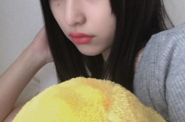 .

また暗髪です~
メイクした事に満足して
ヘアセットせずに撮ってしまた
しかも部屋着で⸜(* ॑▿ ॑* )⸝

綺麗なロングになるべく
頑張ってヘアケアし...