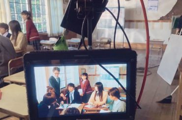 .

夏休み記念その8♪

文学少女倶楽部の映像撮影の時の写真です♪
全員制服！エモいです（笑）

2枚目は100年前の缶と100年後に掘り起こす缶♪
ちゃんと...