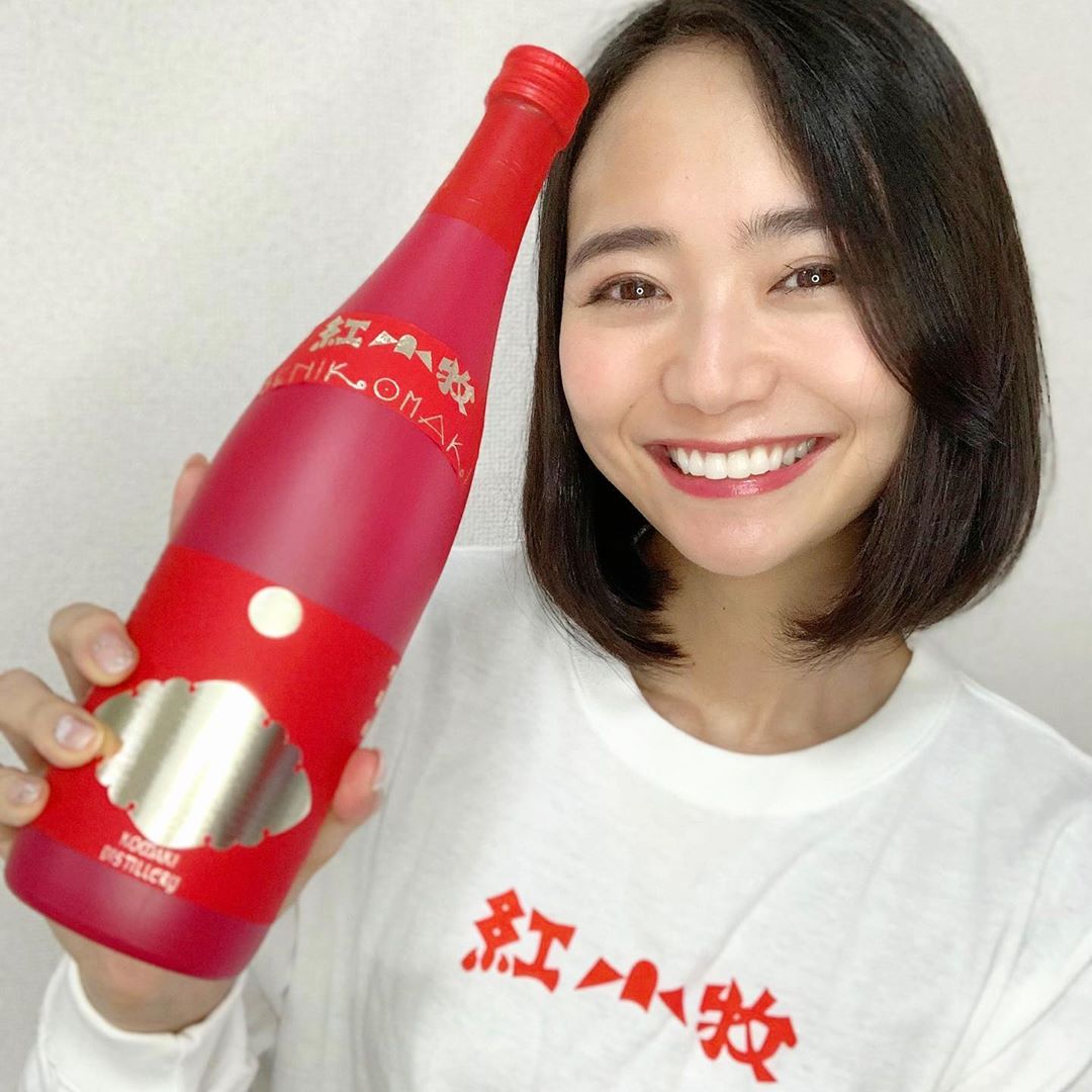 緑川静香 たまには焼酎録 自粛期間中に飲んでいた焼酎 小牧醸造 鹿児島 紅小牧 可愛いよね まず フルーティーで焼酎苦手な女性でもゴクゴク飲めちゃ Moe Zine