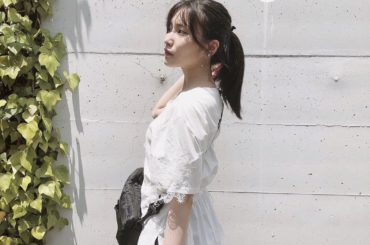 ちょっとね。

この間久しぶりに
両親と一緒にお散歩した時の洋服。

シンプルだけど大人っぽくしたくて
レースのTシャツとスキニー。
Tシャツは表が...