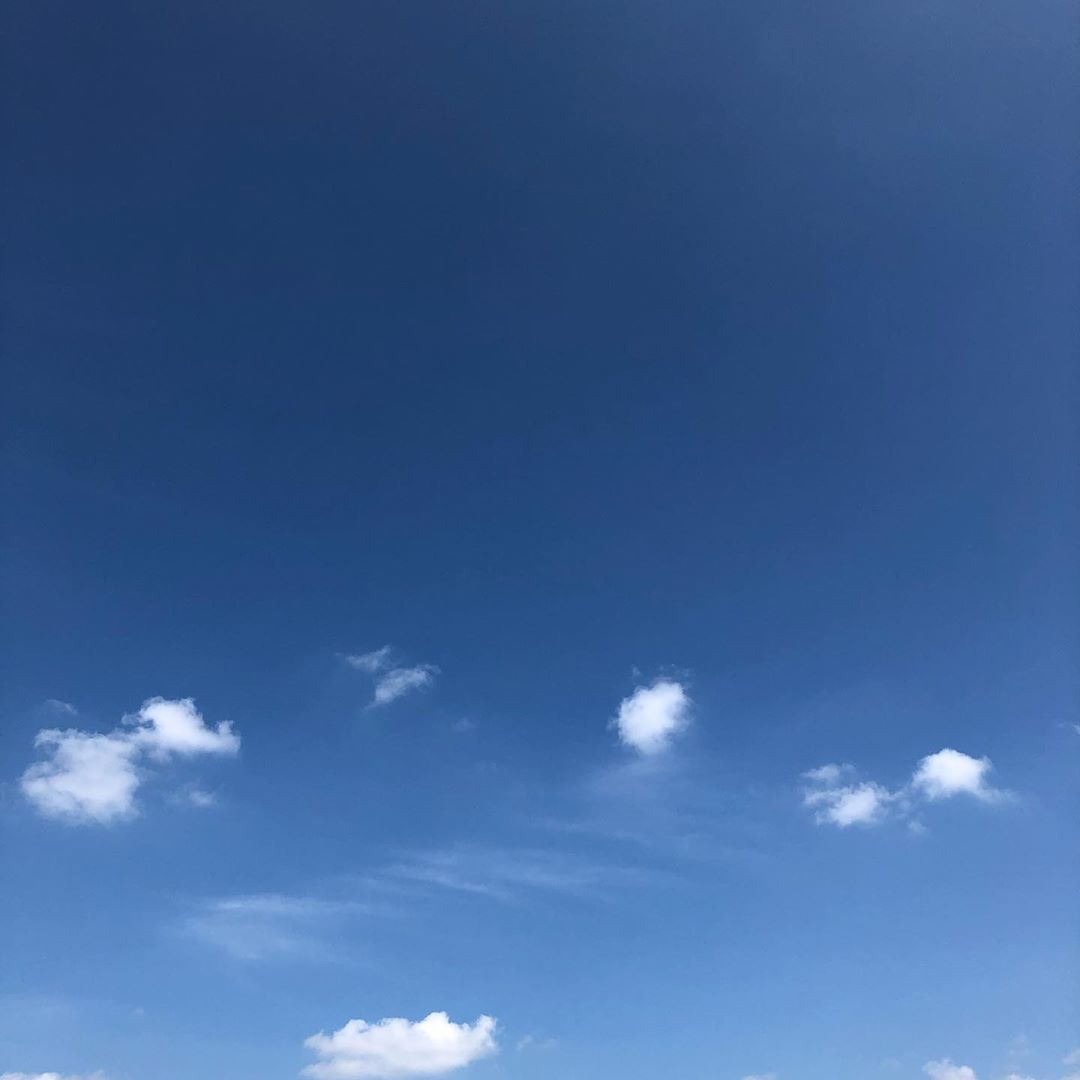 茅原実里 綺麗な青空 梅雨明けして嬉しい 仕事前に日光浴したよ 茅原実里 Minorin Moe Zine 茅原実里 綺麗な青空 梅雨明けして嬉しい 仕事前に日光浴したよ 茅原実里 Minorin Moe Zine