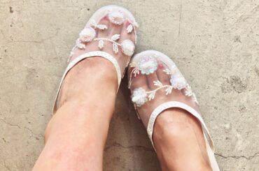 夏の靴
.
ピンクも赤も水色もぜーんぶ可愛くて目移りして、最後にシルバーとすっごくと迷って白にしました
.
ふかふかしてて歩きやすい
.
.
.
#houseo...