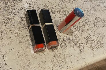 最近前田のお気に入りのリップです。
SUQQUのリップは9月4日発売のもので
まだ未発売なのですが、

YouTubeで全14色レビューしたので
まだ見てない方...