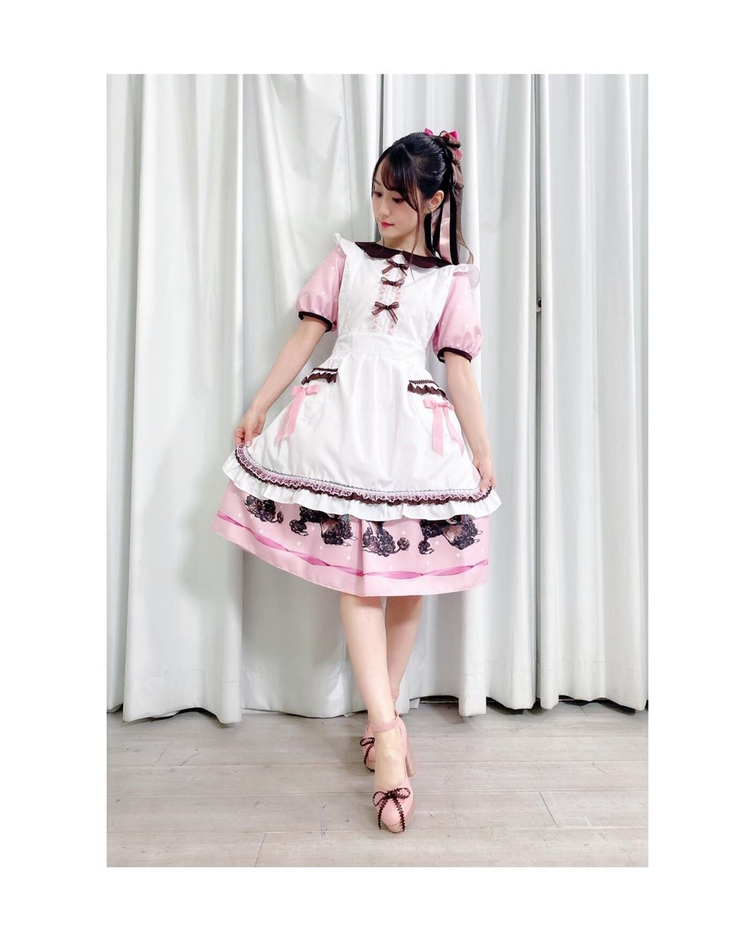 小倉唯 今日のエプロンは なんと衣装さんの手作り ヘアーもお洋服も めちゃくちゃ可愛かったなぁ やっぱり可愛い服が好き と思った瞬間でした これからも こん Moe Zine