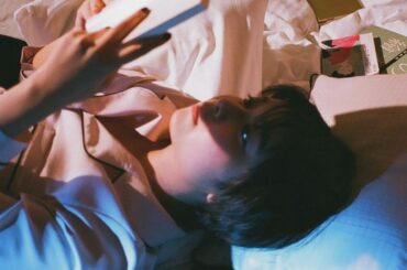 「よるのあと」MV 300万回再生突破したようで、ありがとうございます ！これからもたくさん聴いてねおやすみそばにいるのに〜　#adieu #よるのあ...