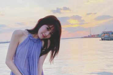 久しぶりに写真集のオフショットを♡
夕日カットはデジタル版写真集限定のカットなんです
フェリーに乗ったあとに撮った思い出のある写真

そして本日19:0...