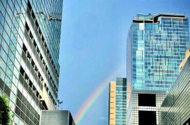 今日、東京はザーッといきなり強い雨が降りましたね
みなさん大丈夫でしたか？
私はランチで一人焼肉をして、トレーニング用の新しいウェアを買いに出ていて、雨が降る3...