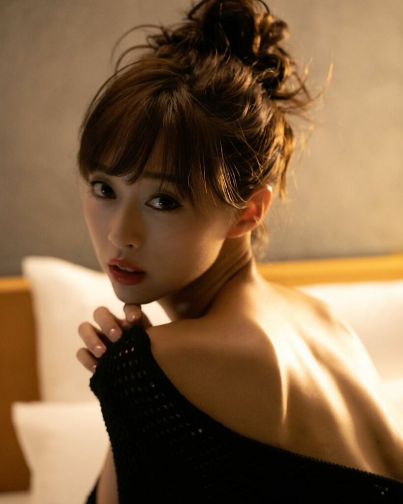 背中美人 Moe Zine