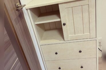 ニトリで買った棚
可愛いのに安い
家具の組み立てする度に
私良いパパになれるなぁと
配線とか機械も得意だし
#room #interior #ニトリ #家具 ...