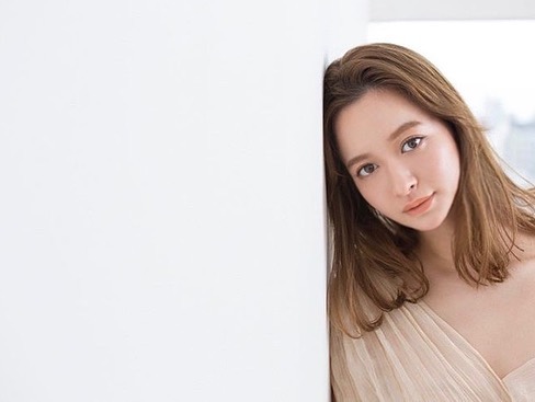 野崎萌香 ヘアミルクセラムで最近お気に入りのロクシタン ファイブハーブス リペアリングヘアミルクセラムで 15秒チャレンジやってみました このシリーズの Moe Zine