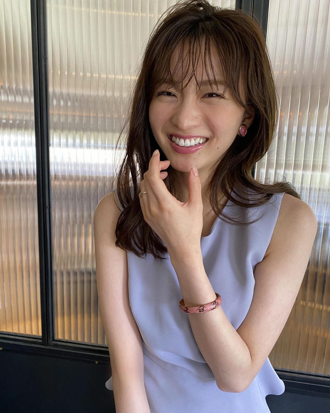 岡崎紗絵 今日発売のゼクシィに出させて頂いています 楽しい撮影でした︎ みてねん！ ゼクシィ 楽しさが顔に出てる 笑 みてねん