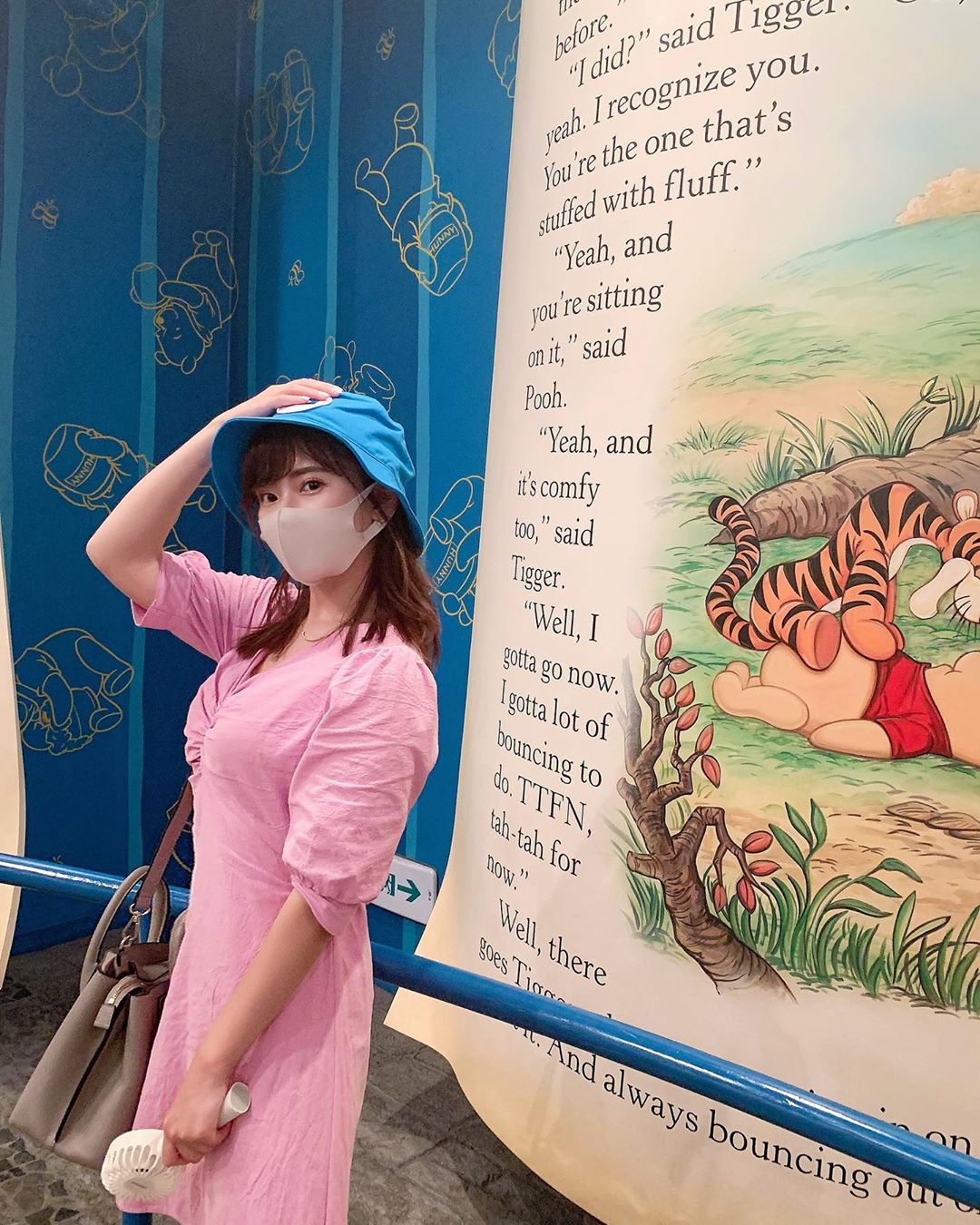 伊藤奈月 先月シー行ったから 今月はランド 今回は 最近 発売した モンスターズインクのヘルメットが モチーフになってる バケハを 使いたくて ブーに Moe Zine