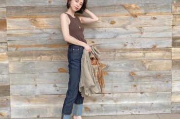 まだ暑いからタンクトップだけど、シャツかカーディガンは持ってるよ
・
写真撮る時はマスク外しました！
・
tops @akte_official #akte
d...