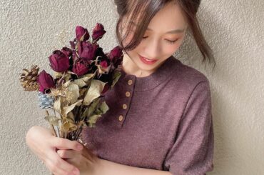 _
おうち生写真の撮影しました
また発売されたらチェックしてね〜

今回は秋服を着ました。
秋はお洋服可愛いから楽しみ！

足下にもなちゃんがお座りしてるのを...