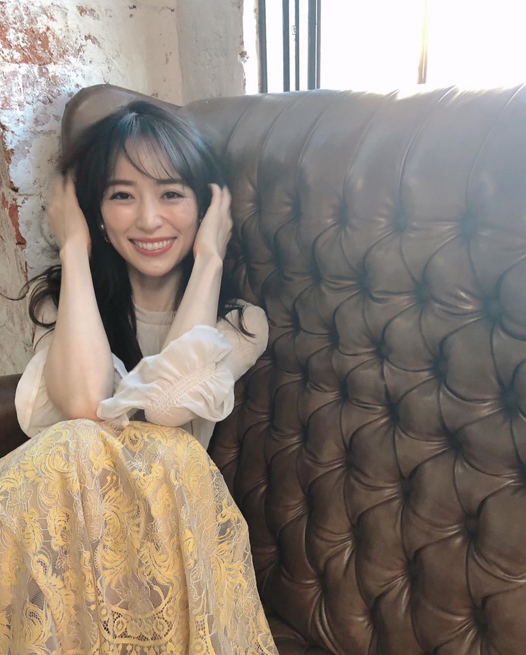 泉里香 髪色はいつもよりダークトーンに ブラウンシャドーと秋色リップ Makeup Moe Zine