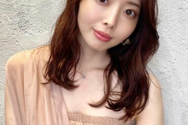 ピンクラベンダー巻き髪ver
巻くとよりフェミニンさが増すヘアカラー
今までで一番褒めてもらえる髪色なので次もまたこの色にするか、秋らしくなってきたのでボルドー...