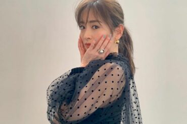 Oggi１０月号の表紙撮影オフショット。
このトップスお気に入り♡
#oggi...