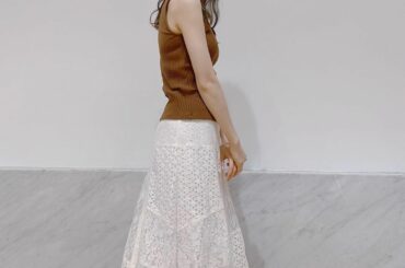 .
この前のお洋服〜。
このスカートがお気に入りすぎて
全然着れてないのです笑
色んなレースが使われてて可愛い♡
.
徐々に秋色になってきてるなぁ
でもまだ暑...