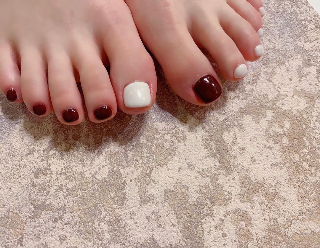 野崎萌香 フットネイル秋色にしたよ Malvina Salon いつもありがとうございます Moe Zine