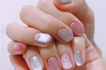 newネイル
Lapis新宿店さんにて
担当はmanamiさん(@lapis_manami )です
マグネットネイル可愛すぎる
見る角度で変わるキラキラ感
写...