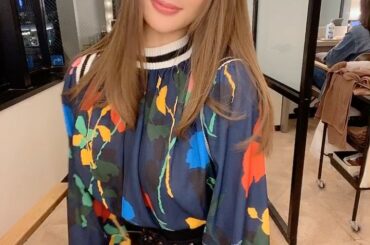 Riregram got a beautiful hair
I drank wine too much last night. My face is puffy...