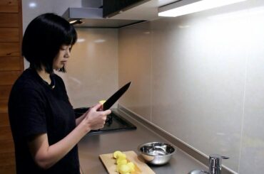 田舎暮らし：人工光で屋内家庭菜園と芋掘り。