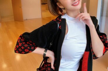 Heyyy good afternoon
I'm coming to my new house for an interior meeting︎Naked ro...