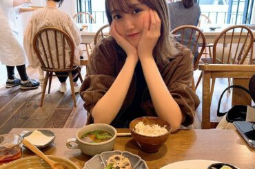 今日は仲良いスタイリストさんとランチししたのー美味しすぎたー秋刀魚のご飯がめっちゃくちゃ美味しかった
美味しいものを大好きな人と食べてる時間が一番幸せ...