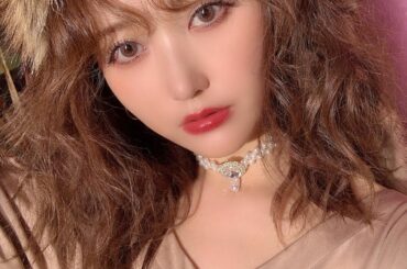 @crayme_official shooting. ﻿
ボリュームぼさヘアとばちばちまつげに赤リップ﻿
2wayドレスもチョーカーも新作
﻿
さてあしたは年に...