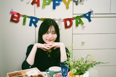 この写真、

先月家族にお誕生日のお祝いをして貰えるとなったので
記念に可愛くして写真撮って
生写真にして貰うぞと意気込んでいたのです。

ですがこ...