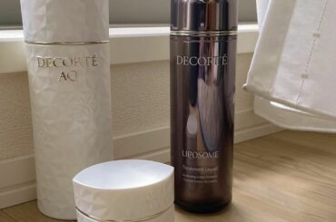 最近 @cosmedecortejp のスキンケアを使い始めました保湿力もいいし香りも最高なの
あとこの前 @rizeclinic さんで医療脱毛しました2回目...