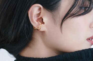 @enelsia_official 

エネルシアの新作
クロスのイヤカフは
一つで存在感があるけど
シンプルなので使いやすい！

サイズの合う指だったら
リン...