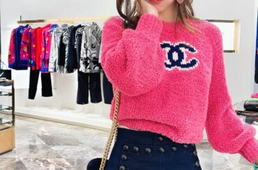 At @versace 
I've been informed that a dress is only one in Japan has arrived at...