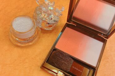 .
誕生日プレゼントでもらったコスメたち載せる!
.
@seina___ff には何がいいか聞かれたから、
私に似合いそうなチーク!ってお願いしてたの...