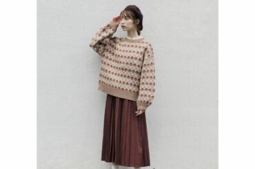 たまには甘めなコーデ。

ニットからみえるブラウスも可愛い。
襟が立ってるから甘くなりすぎない！

全体的に赤とブラウンで…◎

10/16(金)～10/29(...