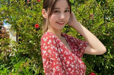 ただよう南国感〜！
ハイビスカスって見てるだけでポカポカしてきちゃうよね。
ずーっと着たかった @mercuryduo_com の花柄ワンピース！
いい意味でマ...