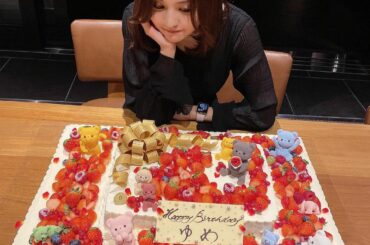 昨日で25歳になりました！﻿
本当にたくさんの人たちがお祝いしてくれて﻿
素敵な誕生日になりました﻿
みんなもいっぱいメッセージありがとう﻿
﻿
25歳の林ゆめ...