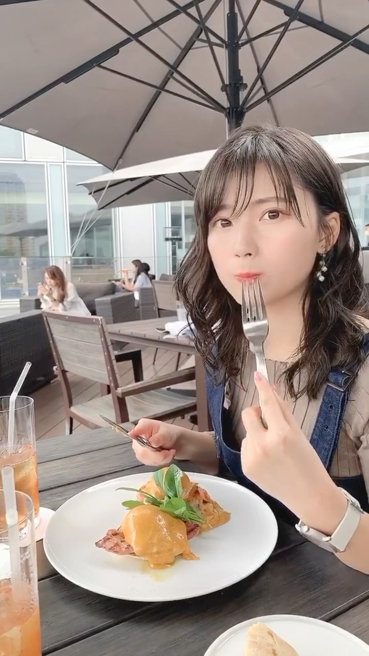 伊藤奈月 またまた エッグベネディクト笑 Tworoomsgrillbar 表参道 Moe Zine 伊藤奈月 またまた エッグベネディクト笑 Tworoomsgrillbar 表参道 Moe Zine
