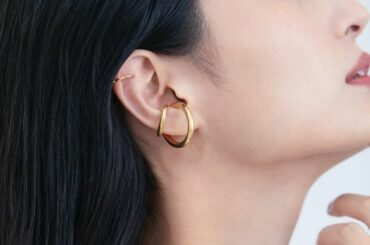 @enelsia_official 

存在感のあるイヤカフは
一つで華やかに

でも重ね付けも可愛いよ

#enelsia...