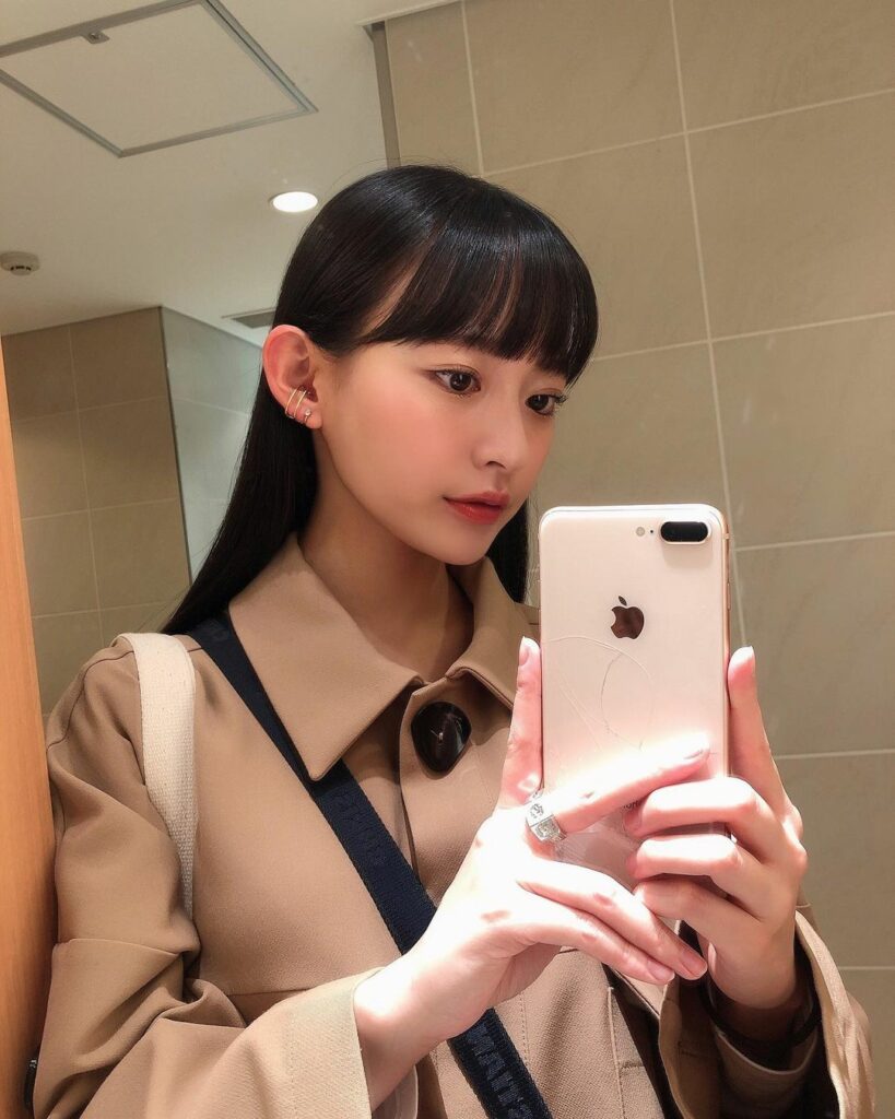 ヒートテック見えてる Moe Zine