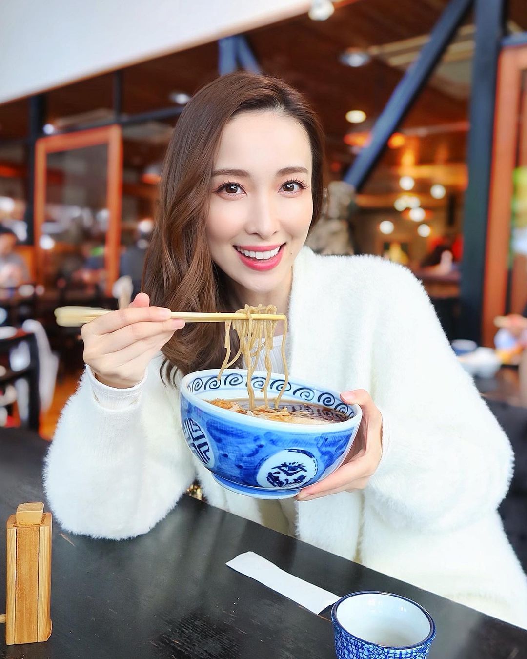 瀬戸早妃 焼いたお餅入りのお蕎麦やおうどんにはまってます 子供の頃からお餅は大好き お餅蕎麦 焼き餅 お蕎麦 みんなはどんなおもちの 食べ方が好き 東北人 Moe Zine