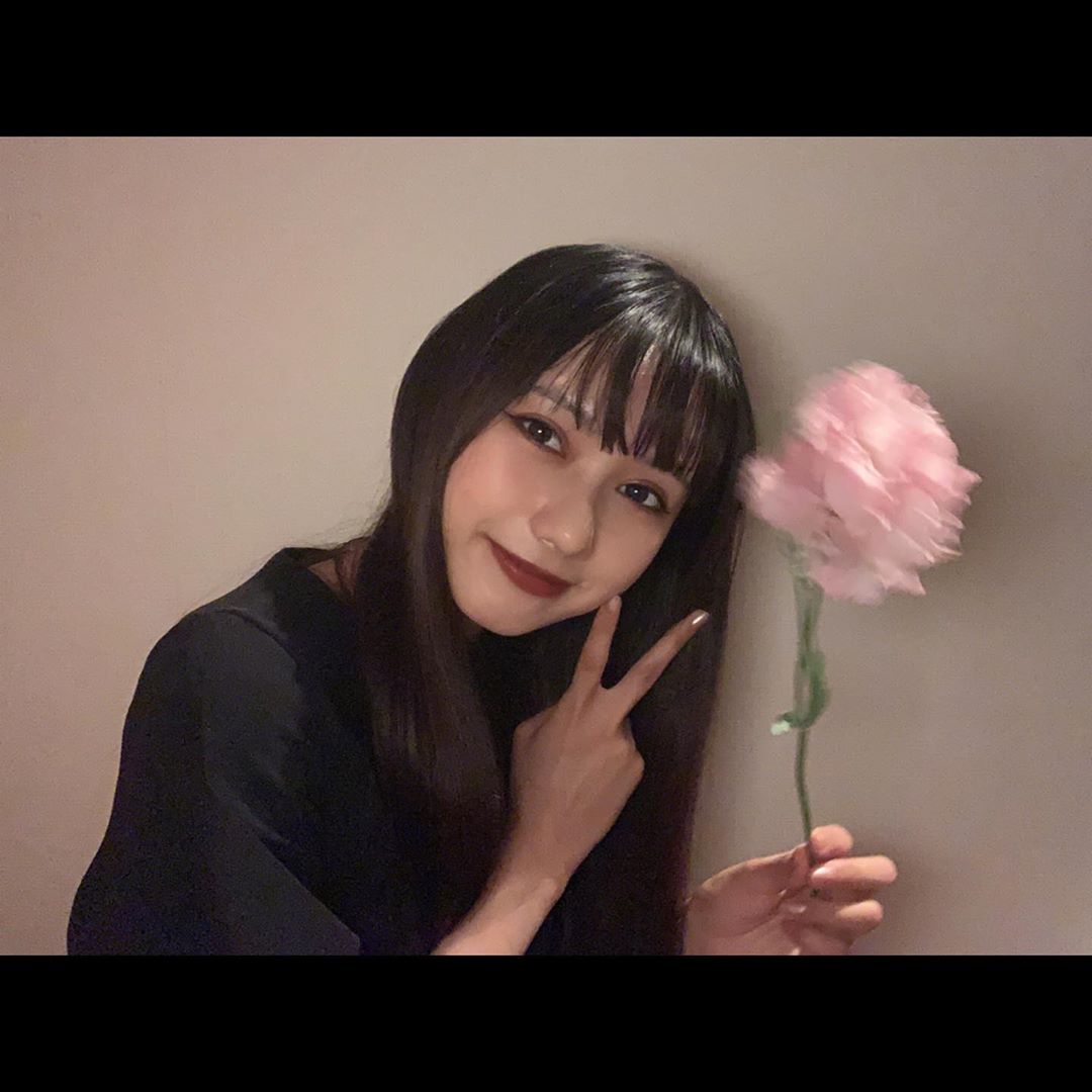 黒崎レイナ 花と黒崎 Moe Zine