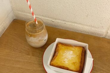 先日ランチで食べた #パンケーキ ﻿
甘すぎなくてとっても食べやすかったよ♡﻿
カフェラテにも実はガムシロップ﻿
いれちゃう派なんだけど喉渇いてて﻿
ごくごく飲...