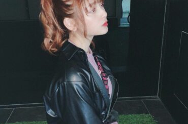 美容院はいつもpeek a booさん﻿
オレンジブラウンでめっちゃ良い感じのカラーにしてもらって、髪の毛もトリートメントでツルッツルに蘇った！﻿
雰囲気変えた...