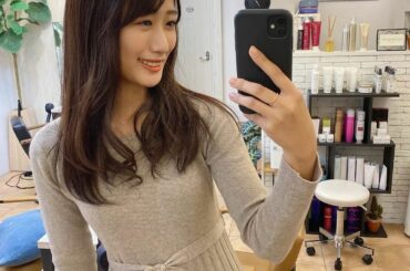 ＊﻿
配信公演の本番前に﻿
毎月のお楽しみ、 @accomplish_salon さんへ﻿
行ってきました﻿
﻿
カラーは暗めに、カットは髪に動きが出るように﻿...